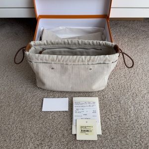 Hermes cosmetic pouch 25.
